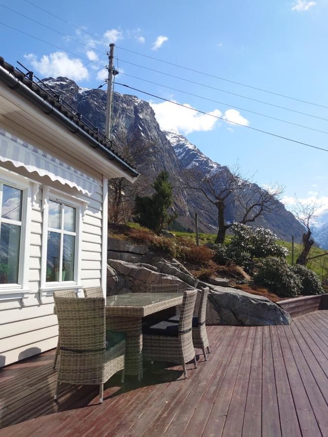 Flohytta Villa Stryn Bagian luar foto